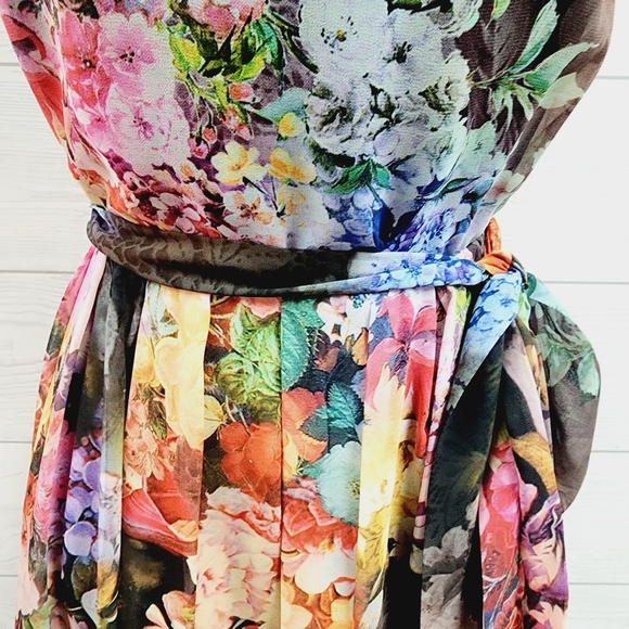 Betsey Johnson Gorgeous Dress - Picture 4 of 12